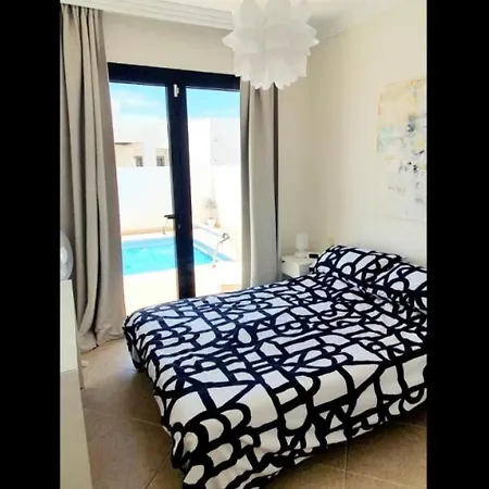 Ora Playa Blanca (Lanzarote)